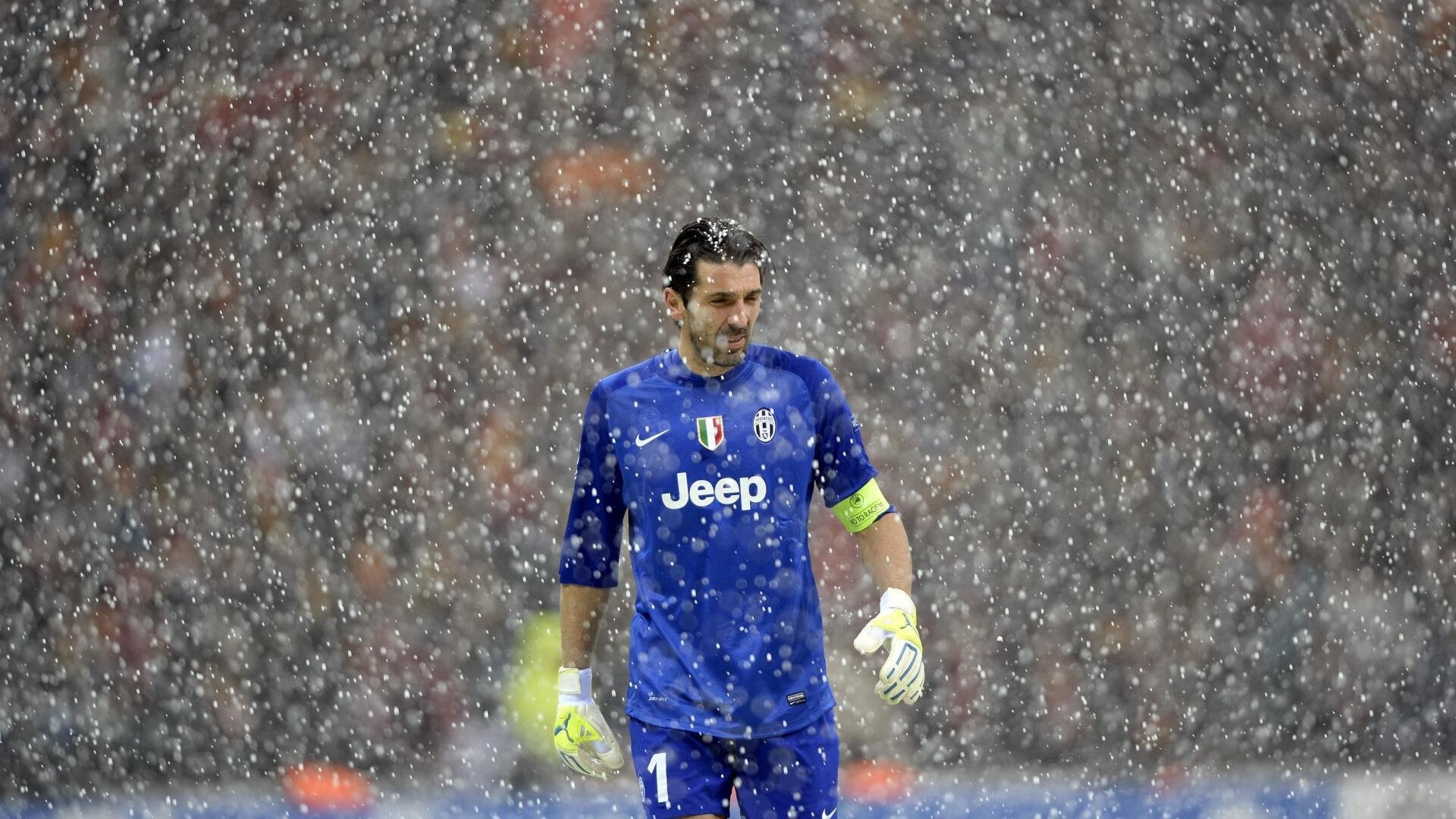 九游娱乐app下载-西甲国家德比之夜，暗夜骑士，阿克化身雨夜狙击手